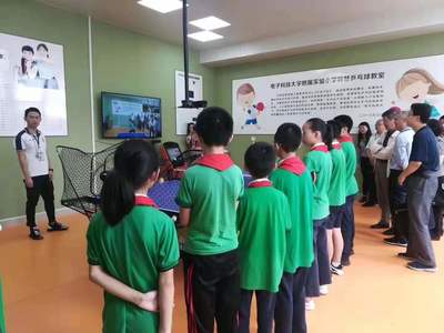 智慧體育融合創(chuàng)新——國務院參事調研智慧乒乓球教室教學設備研發(fā)成果
