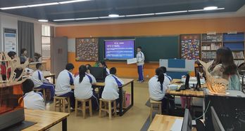 探索STEM教育新方向 中教啟星亮相2019中國(guó)STEM教育發(fā)展大會(huì) 引領(lǐng)教學(xué)設(shè)備研發(fā)新篇章